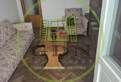Apartament cu 3 camere semidecomandat în Cioplea