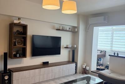 Apartament cu 2 camere semidecomandat, mobilat în Titan