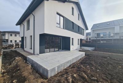 Casă individuală cu 5 camere cu Canalizare în Central - 7