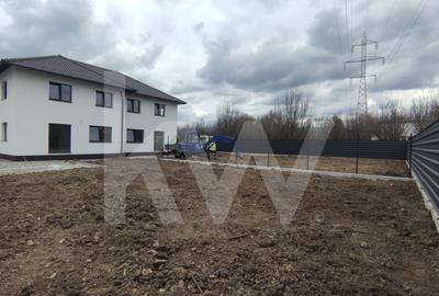 Duplex cu 6 camere cu Canalizare în Șelimbăr