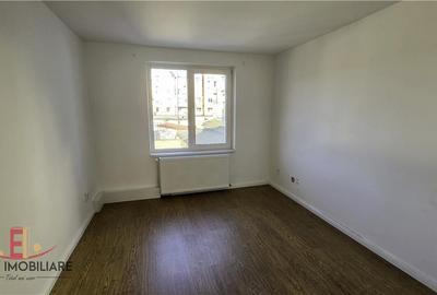 Apartament cu 4 camere decomandat în Central - 4