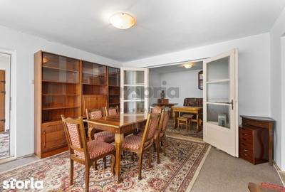 Casă cu 6 camere cu Teren 701 Mp în Central