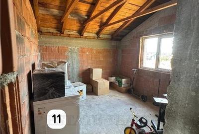 Vila individuala cuplata, la rosu, cu toate utilitatile, P+1+M, 253mp teren, in - 10