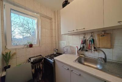 Garsonieră semidecomandată, mobilată în 1 Mai - 15