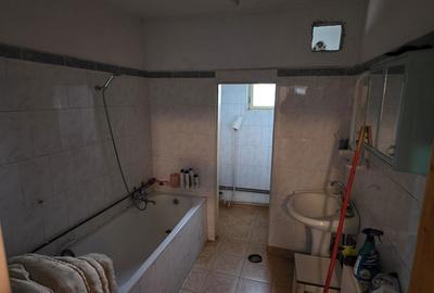 Casă cu 5 camere cu Canalizare în Dragomirești - 4