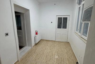 Spațiu comercial, de 85 mp, în Central - 1