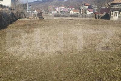 Teren de 737 mp, în Central - 2