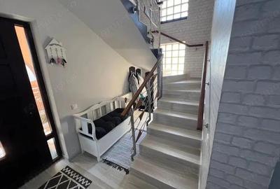 Casă cu 5 camere cu Teren 1780 Mp în Sântana de Mureș - 3