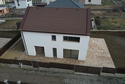 Casă individuală cu 5 camere cu Canalizare în Chinteni - 3