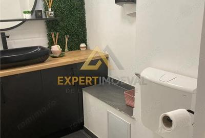 Spațiu comercial, de 50 mp, în Central - 4