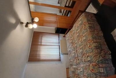De inchiriat apartament cu doua camere.