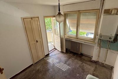 Apartament cu 3 camere semidecomandat în Micro 16 - 1