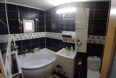 Apartament 3 camere decomandat-2 gr sanitare - 8