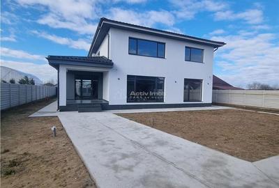 Casă cu 7 camere decomandat cu Teren 1145 Mp în Poroschia - 1