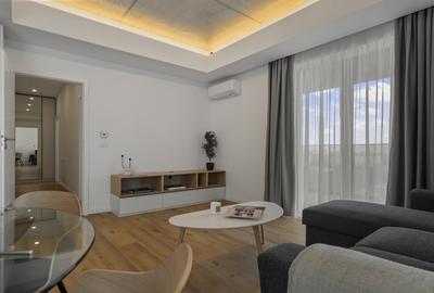 Apartament cu 3 camere semidecomandat în Central