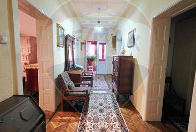 Casă cu 5 camere cu Teren 816 Mp în Central - 9