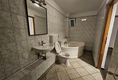 Casă individuală cu 7 camere cu Garaj în 1 Mai - 13