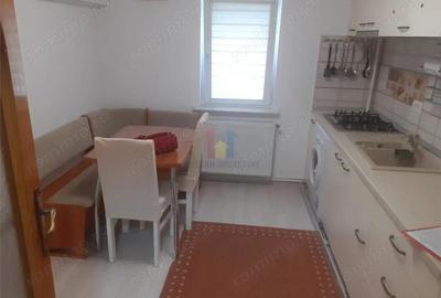 Apartament cu 3 camere decomandat în Independenței - 9