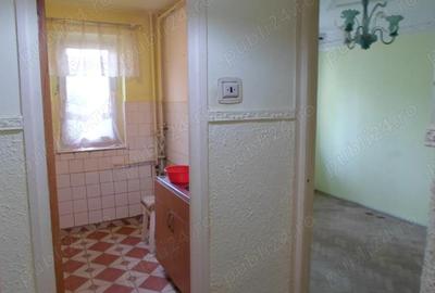 Vanzare apartament 3 camere, decomandat, parter in Ploiesti, zona Cina comision 0 - 4