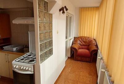 Apartament cu 3 camere decomandat în Astra - 2