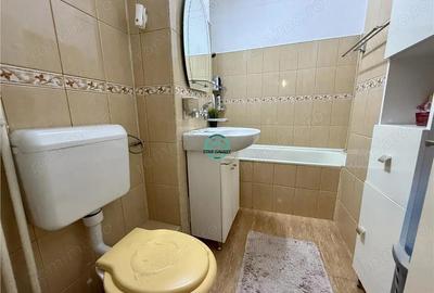 Apartament cu 3 camere de vanzare, parter inalt, in 7 Noiembrie - 6