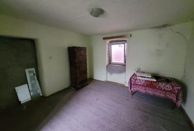 Casă cu 3 camere cu Canalizare în Parța - 2