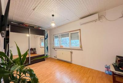 Apartament cu 4 camere semidecomandat în Militari