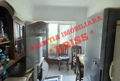 Apartament cu 3 camere decomandat în Craiovei - 3