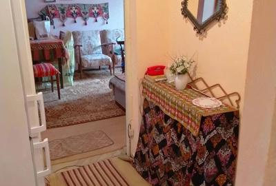 Apartament cu 3 camere semidecomandat în Central - 1
