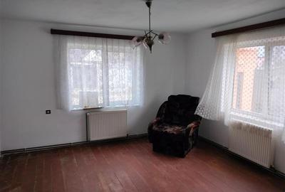 Oportunitate! Casa spatioasa cu teren generos, in Halchiu, Brasov - 2