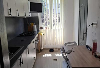 Vand apartament 3camere decomandat - 1
