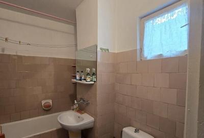 Apartament cu 2 camere decomandat în Obor