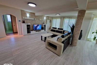 Casă cu 4 camere cu Teren 240 Mp în Bradu