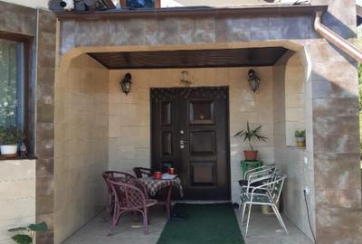 Casă cu 5 camere cu Teren 1000 Mp în Vărsătura - 1