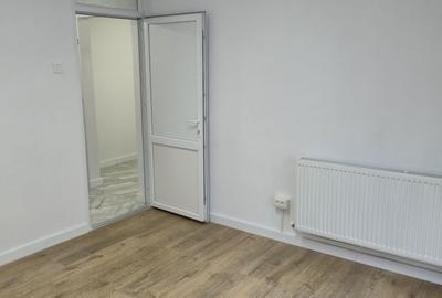 Spațiu comercial, de 48 mp, în Central - 4