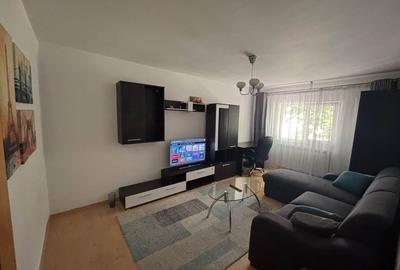 Apartament cu 2 camere decomandat, etajul 1/4, zona Nicolina - 2