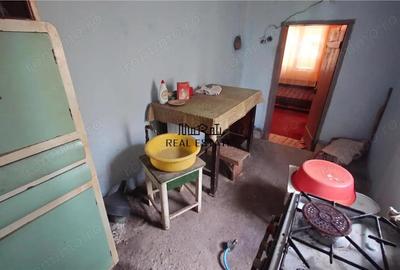 Teren generos si casa din caramida in satul istoric Tebea - 6