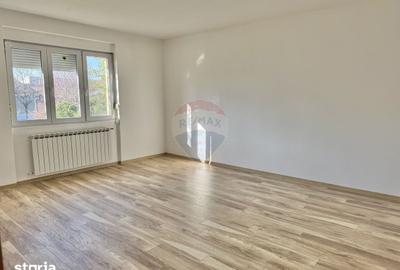 Casă cu 6 camere decomandat cu Teren 1000 Mp în Iosia - 1