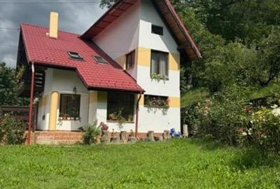 Casă cu 4 camere cu Teren 1000 Mp în Bistrița - 1