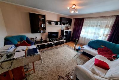 Apartament cu 3 camere decomandat, mobilat în Tomis Nord