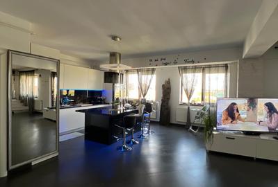 Apartament cu 3 camere decomandat, mobilat în Cug - 2