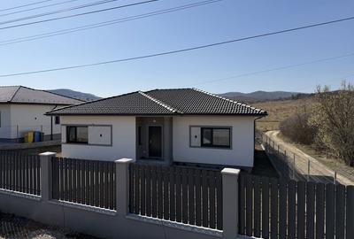 Casă cu 4 camere în Exterior Vest - 6