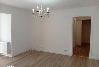 Apartament cu 3 camere semidecomandat în Central - 1