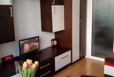 Garsonieră     zona Far mobilată utilată 23 mp - 2