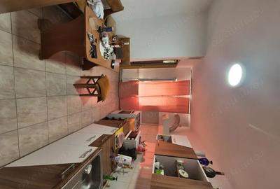 Apartament cu 3 camere decomandat în Micro IV - 1