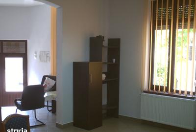 Casă cu 5 camere cu Teren 231 Mp în Central - 4