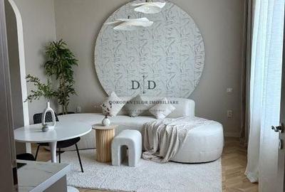 Apartament cu 2 camere semidecomandat, mobilat în Central