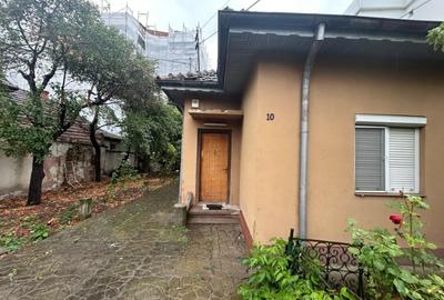 Casa plan parter, 323 mp teren, 85 mp utili, in apropierea C.N. Fratii Buzesti - 2