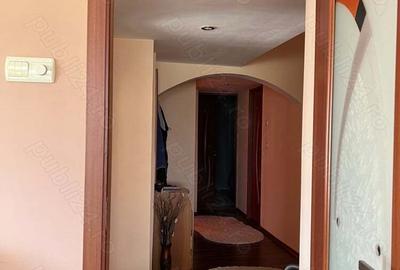 Vand apartament cu 4 camere, zona centrala - 2