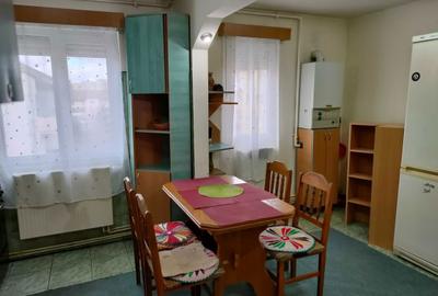 Apartament cu 3 camere semidecomandat în Central - 3